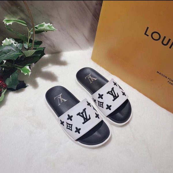 Louis Vuitton Slides / Slippers