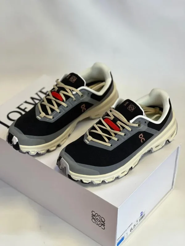 Loewe Women's Cloudventure Running Shoe in Black - Low-top Sneakers