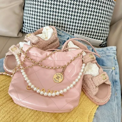 Chanel Mini Handbag Calfskin Pink With Gold Logo