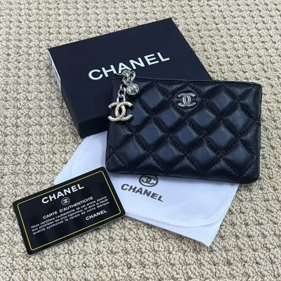 Chanel Wallet With Chain Logo
