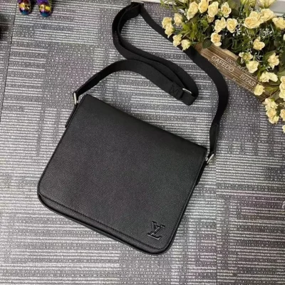 Louis Vuitton Mirror Quality Mini District Messenger Bag