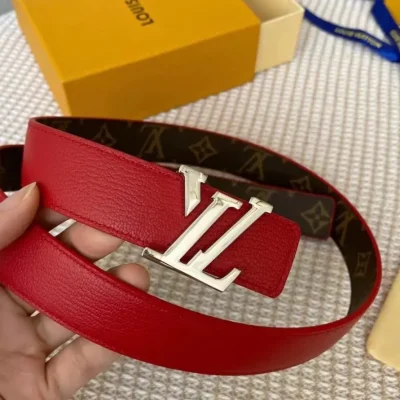 Louis Vuitton Ceinture 2 in 1 Reversible Leather Belt With Gold Buckle